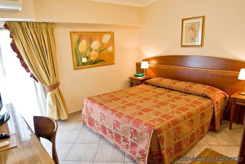 Marini Park Hotel Castel di Leva Esterno foto