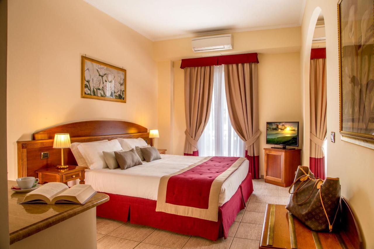 Marini Park Hotel Castel di Leva Esterno foto