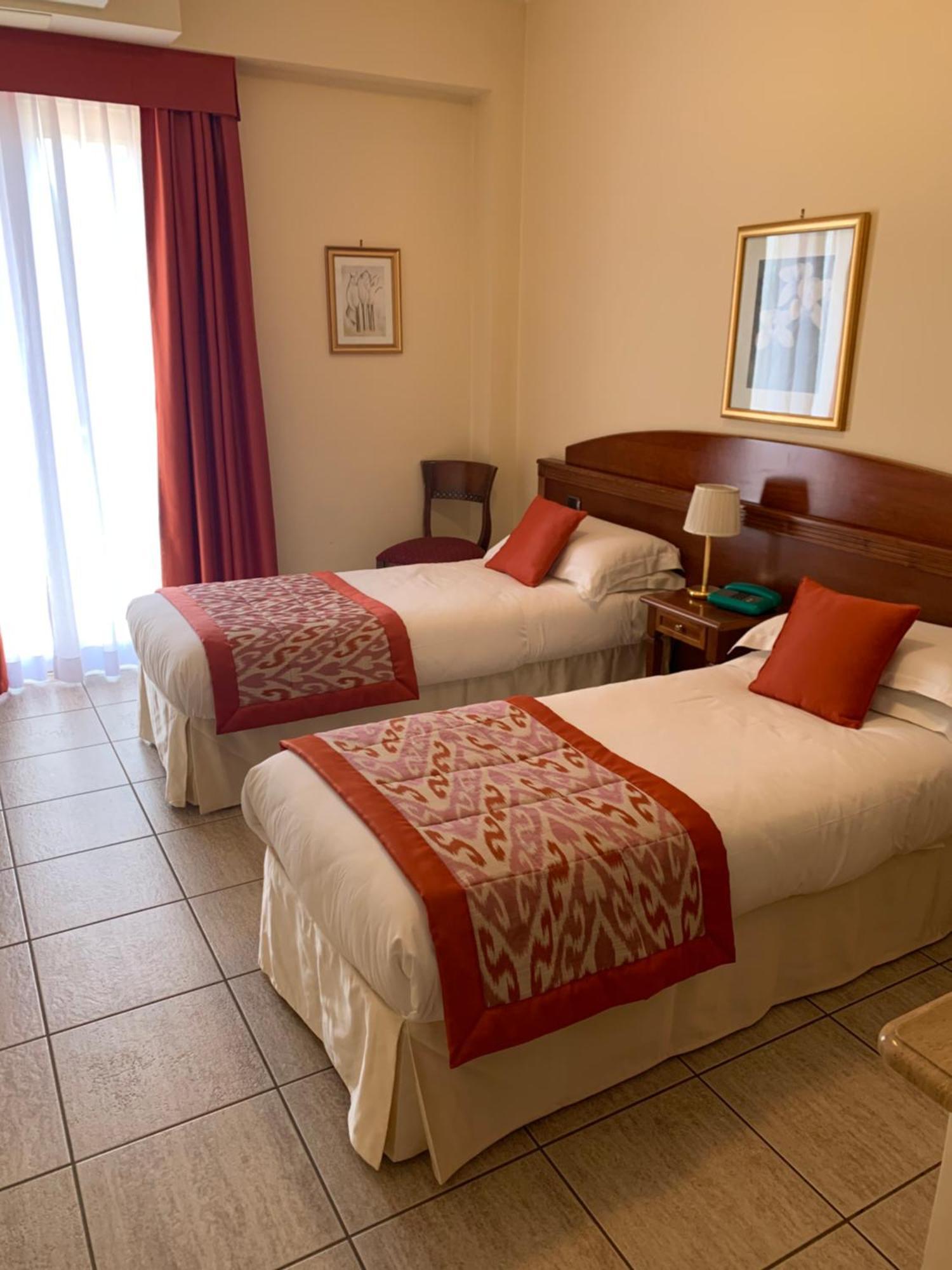 Marini Park Hotel Castel di Leva Esterno foto