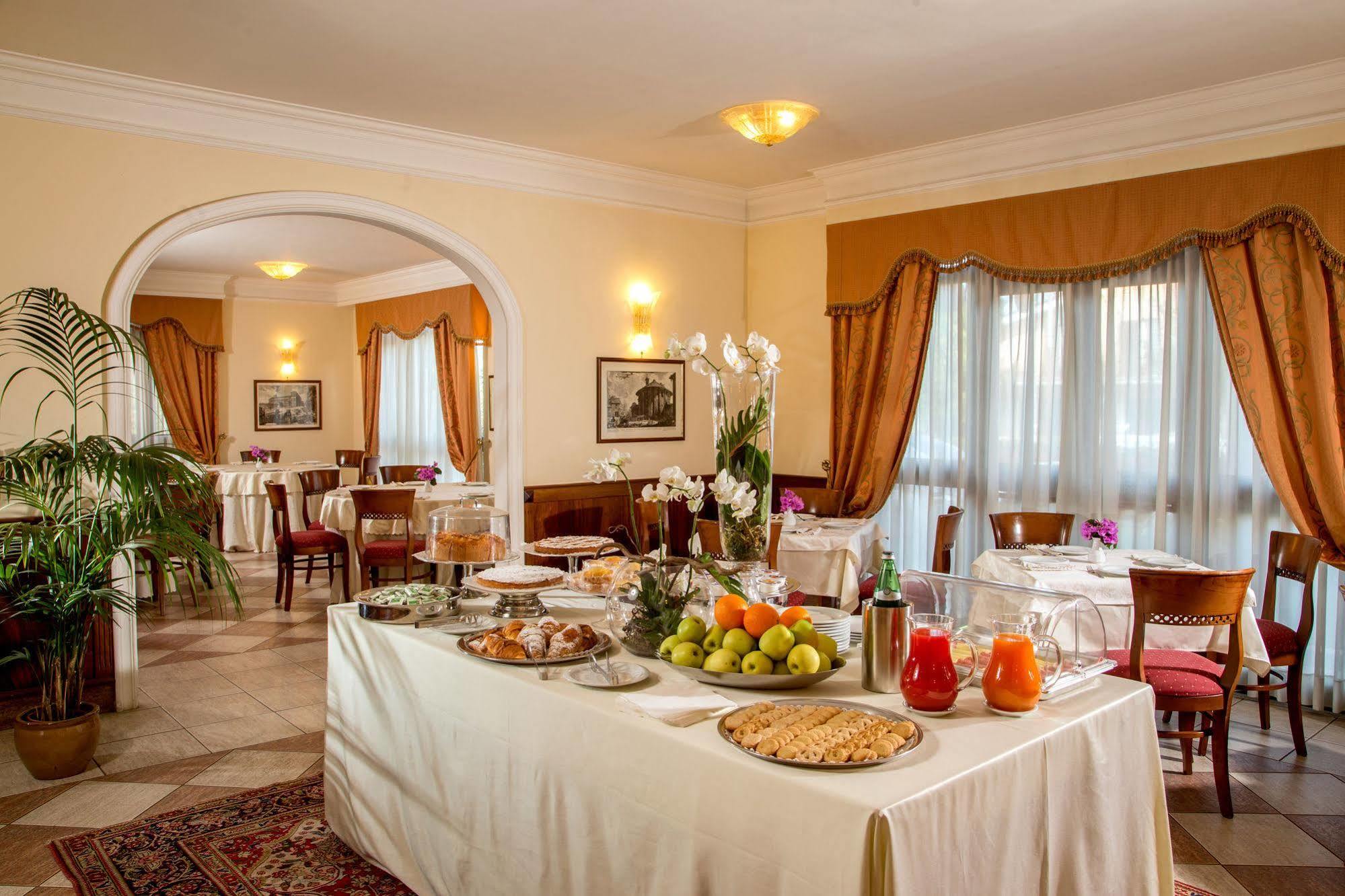 Marini Park Hotel Castel di Leva Esterno foto